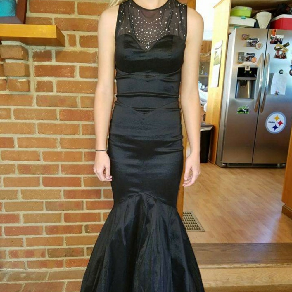 Black prom dress